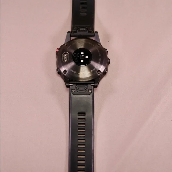 Garmin Fenix 5 Watch with Accessories - Picture 5 of 8